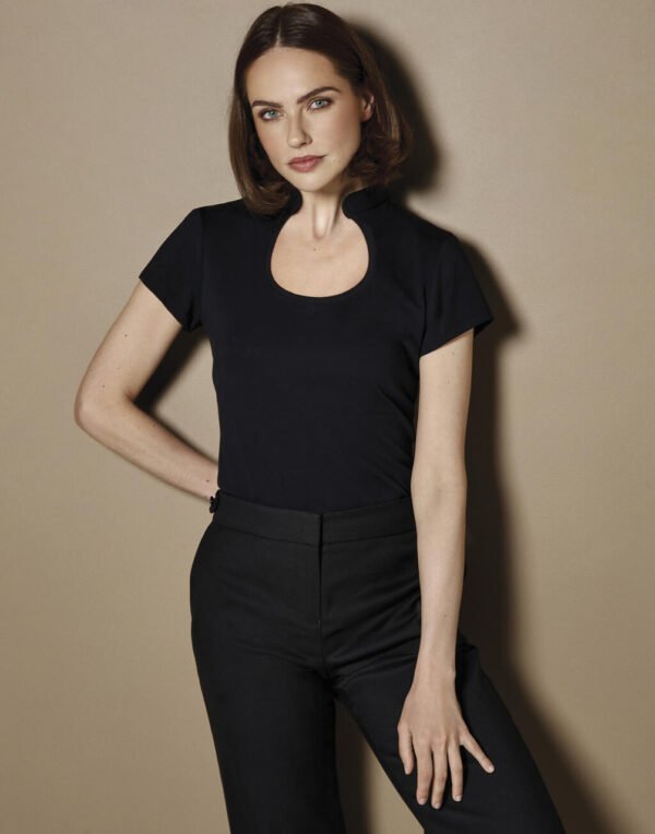 Top mit rundem Decolletée